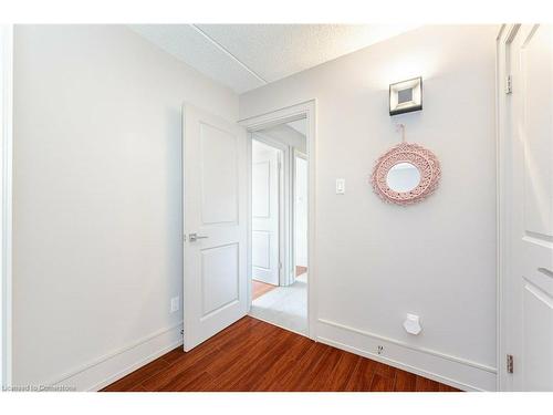 907-2 Glamorgan Avenue, Toronto, ON - Indoor Photo Showing Other Room