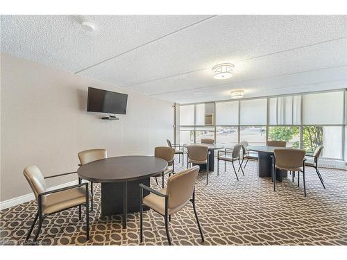 907-2 Glamorgan Avenue, Toronto, ON - Indoor Photo Showing Dining Room