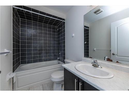 766 Linden Drive, Cambridge, ON - Indoor Photo Showing Bathroom