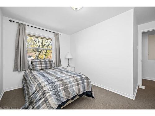 305 East 24Th Street, Hamilton, ON - Indoor Photo Showing Bedroom