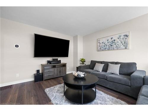 305 East 24Th Street, Hamilton, ON - Indoor Photo Showing Living Room