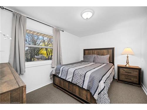 305 East 24Th Street, Hamilton, ON - Indoor Photo Showing Bedroom