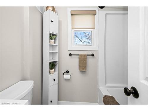 305 East 24Th Street, Hamilton, ON - Indoor Photo Showing Bathroom