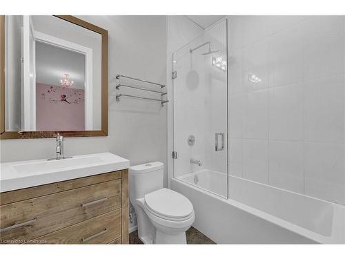 75 Kenilworth Avenue, Toronto, ON - Indoor Photo Showing Bathroom