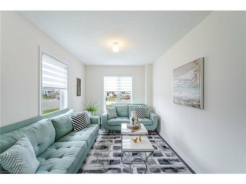 89 Todd Crescent, Grey, ON - Indoor Photo Showing Living Room