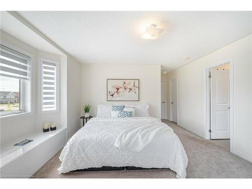 89 Todd Crescent, Grey, ON - Indoor Photo Showing Bedroom