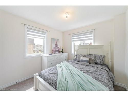 89 Todd Crescent, Grey, ON - Indoor Photo Showing Bedroom