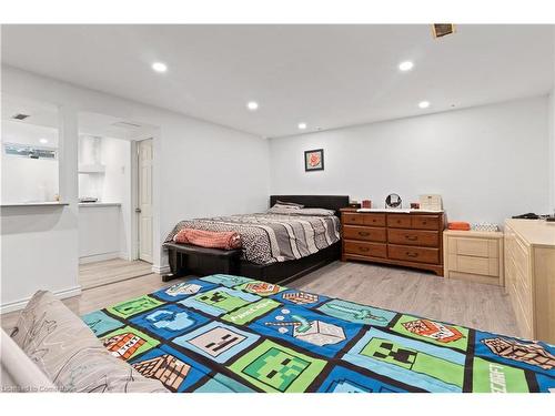 20-32 Glenburn Court, Hamilton, ON - Indoor Photo Showing Bedroom