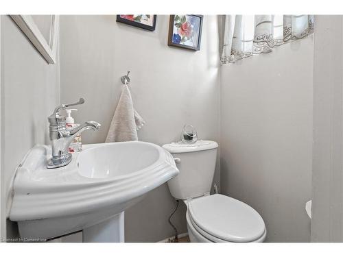 20-32 Glenburn Court, Hamilton, ON - Indoor Photo Showing Bathroom