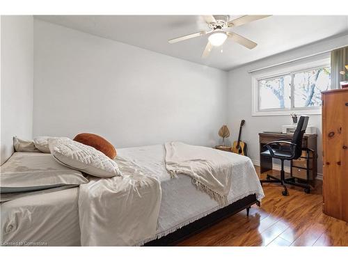 20-32 Glenburn Court, Hamilton, ON - Indoor Photo Showing Bedroom