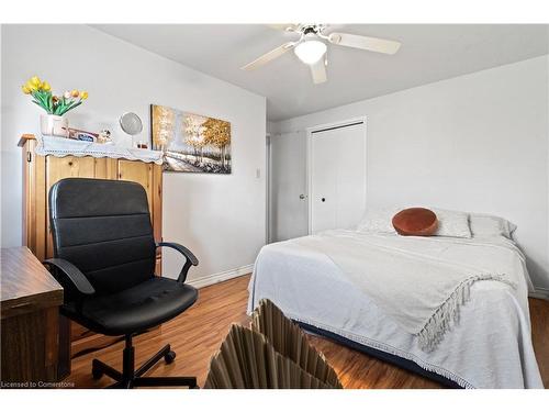 20-32 Glenburn Court, Hamilton, ON - Indoor Photo Showing Bedroom