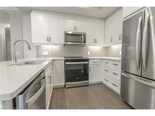 910-460 Callaway Road, London, ON - Indoor Photo Showing Kitchen With Upgraded Kitchen