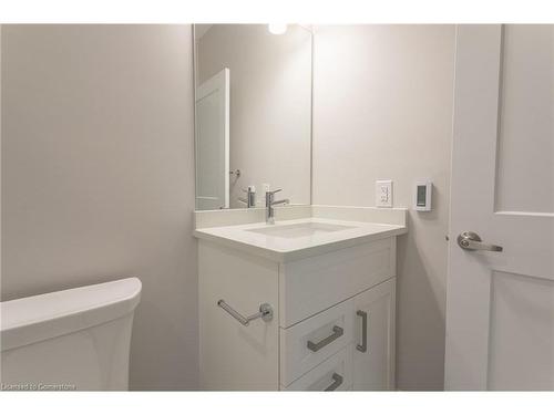 910-460 Callaway Road, London, ON - Indoor Photo Showing Bathroom