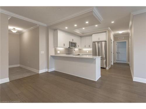 910-460 Callaway Road, London, ON - Indoor Photo Showing Kitchen