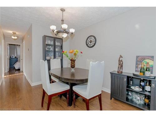 7746 Jubilee Drive, Niagara Falls, ON - Indoor Photo Showing Dining Room