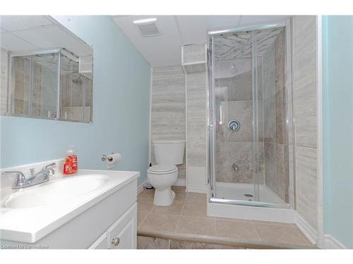 7746 Jubilee Drive, Niagara Falls, ON - Indoor Photo Showing Bathroom