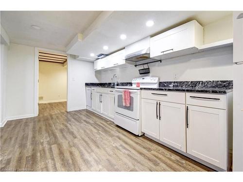 Bsmt-6235 Johnson Drive, Niagara Falls, ON - Indoor Photo Showing Kitchen