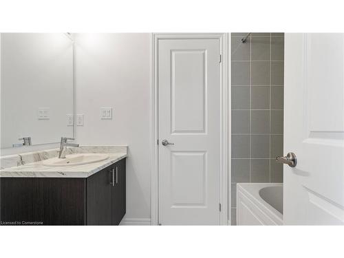 19 Mears Road, Paris, ON - Indoor Photo Showing Bathroom