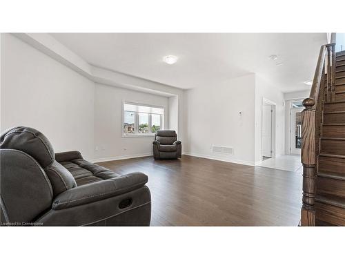 19 Mears Road, Paris, ON - Indoor Photo Showing Living Room