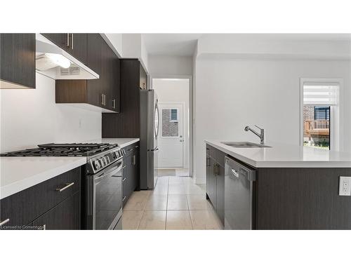 19 Mears Road, Paris, ON - Indoor Photo Showing Kitchen With Upgraded Kitchen