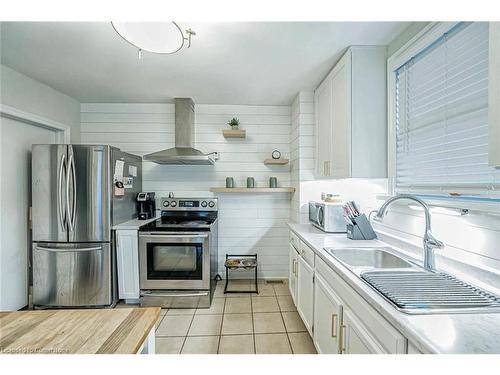 72 Elgin Street S, Cambridge, ON - Indoor Photo Showing Kitchen