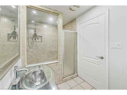 763 Tate Avenue, Hamilton, ON - Indoor Photo Showing Bathroom