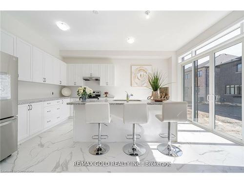 27 Lippa Drive, Caledon, ON - Indoor Photo Showing Kitchen