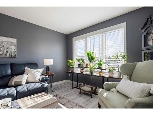 771 Princess Street, Mount Forest, ON - Indoor Photo Showing Living Room