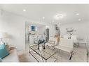 122 Longford Drive, Newmarket, ON  - Indoor Photo Showing Living Room 