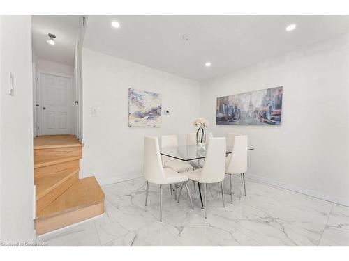 122 Longford Drive, Newmarket, ON - Indoor Photo Showing Dining Room