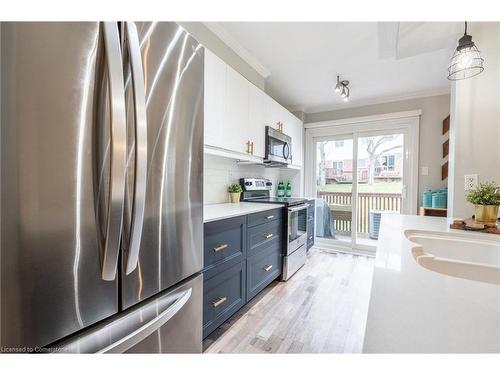 34 Corey Circle, Georgetown, ON - Indoor Photo Showing Kitchen With Upgraded Kitchen