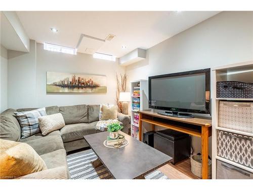 34 Corey Circle, Georgetown, ON - Indoor Photo Showing Living Room