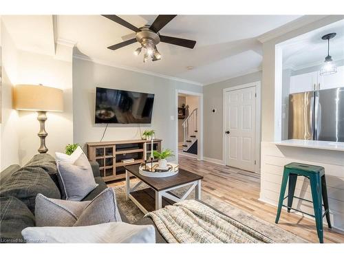 34 Corey Circle, Georgetown, ON - Indoor Photo Showing Living Room