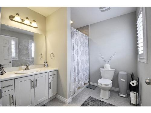 1329 Calais Drive, Woodstock, ON - Indoor Photo Showing Bathroom