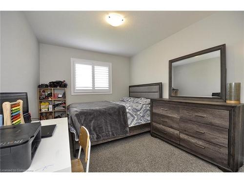 1329 Calais Drive, Woodstock, ON - Indoor Photo Showing Bedroom