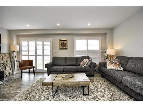 1329 Calais Drive, Woodstock, ON - Indoor Photo Showing Living Room