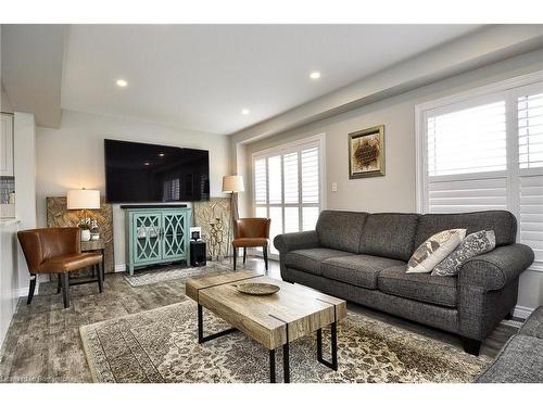 1329 Calais Drive, Woodstock, ON - Indoor Photo Showing Living Room