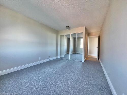 712-5280 Lakeshore Road, Burlington, ON - Indoor Photo Showing Other Room