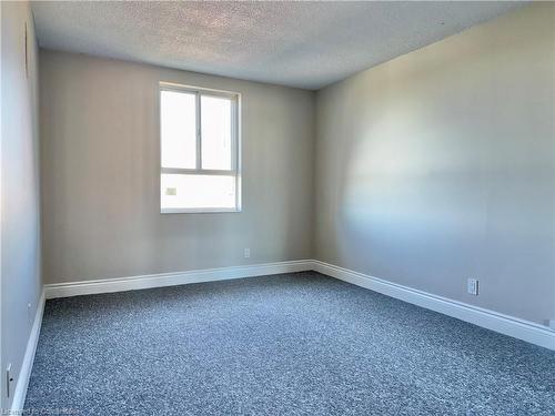 712-5280 Lakeshore Road, Burlington, ON - Indoor Photo Showing Other Room