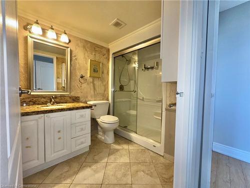 712-5280 Lakeshore Road, Burlington, ON - Indoor Photo Showing Bathroom