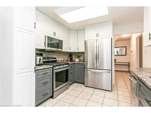 243 Highview Drive, Kitchener, ON - Indoor Photo Showing Kitchen