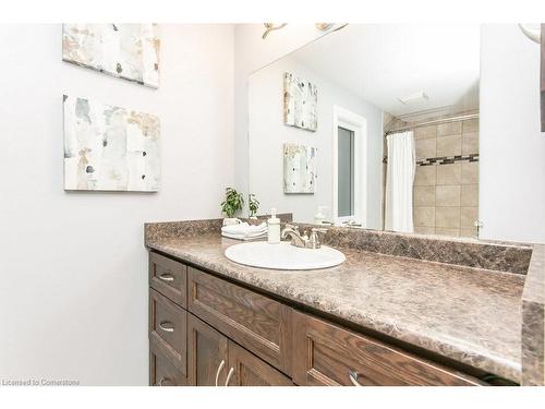 243 Highview Drive, Kitchener, ON - Indoor Photo Showing Bathroom