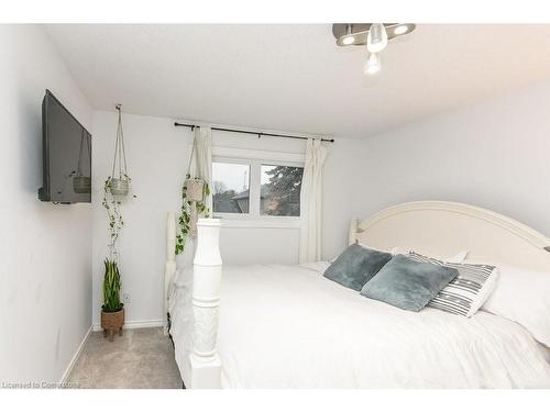 243 Highview Drive, Kitchener, ON - Indoor Photo Showing Bedroom