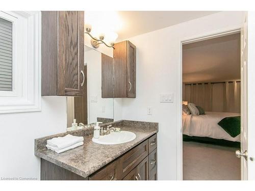 243 Highview Drive, Kitchener, ON - Indoor Photo Showing Bathroom