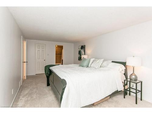 243 Highview Drive, Kitchener, ON - Indoor Photo Showing Bedroom