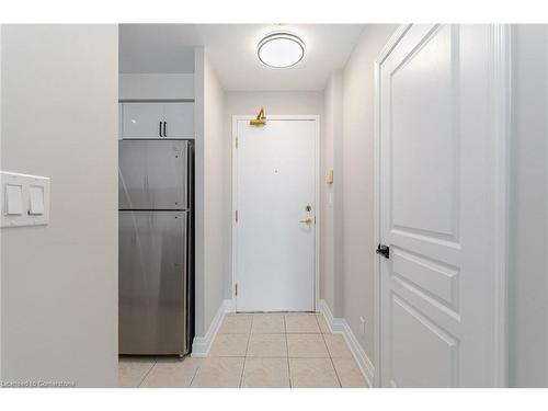 304-4879 Kimbermount Avenue, Mississauga, ON - Indoor Photo Showing Other Room