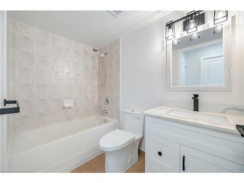 304-4879 Kimbermount Avenue, Mississauga, ON - Indoor Photo Showing Bathroom