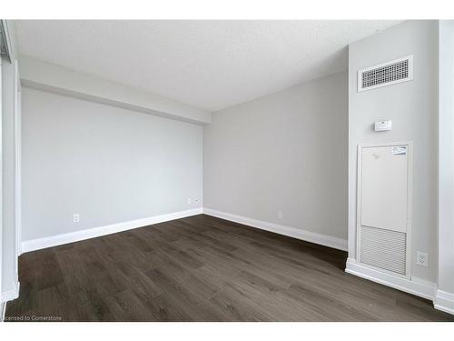 304-4879 Kimbermount Avenue, Mississauga, ON - Indoor Photo Showing Other Room