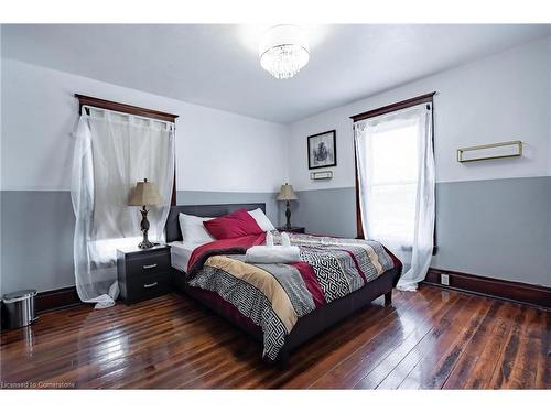 4622 Ferguson Street, Niagara Falls, ON - Indoor Photo Showing Bedroom