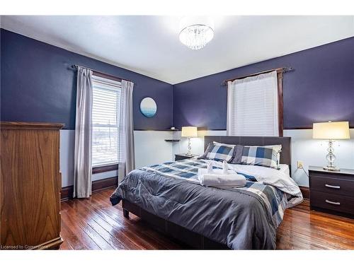 4622 Ferguson Street, Niagara Falls, ON - Indoor Photo Showing Bedroom